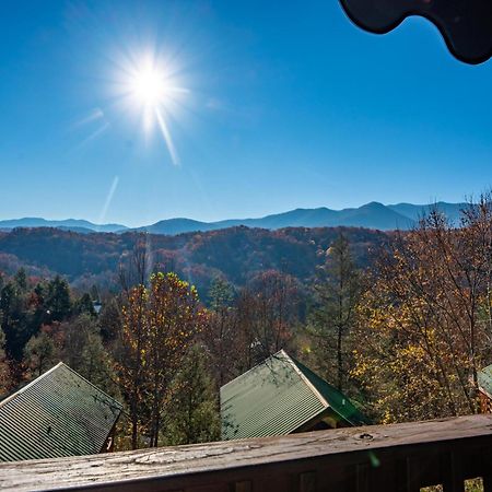 Spacious Smokies Cabin - Hot Tub With Mountain Views Gatlinburg Extérieur photo