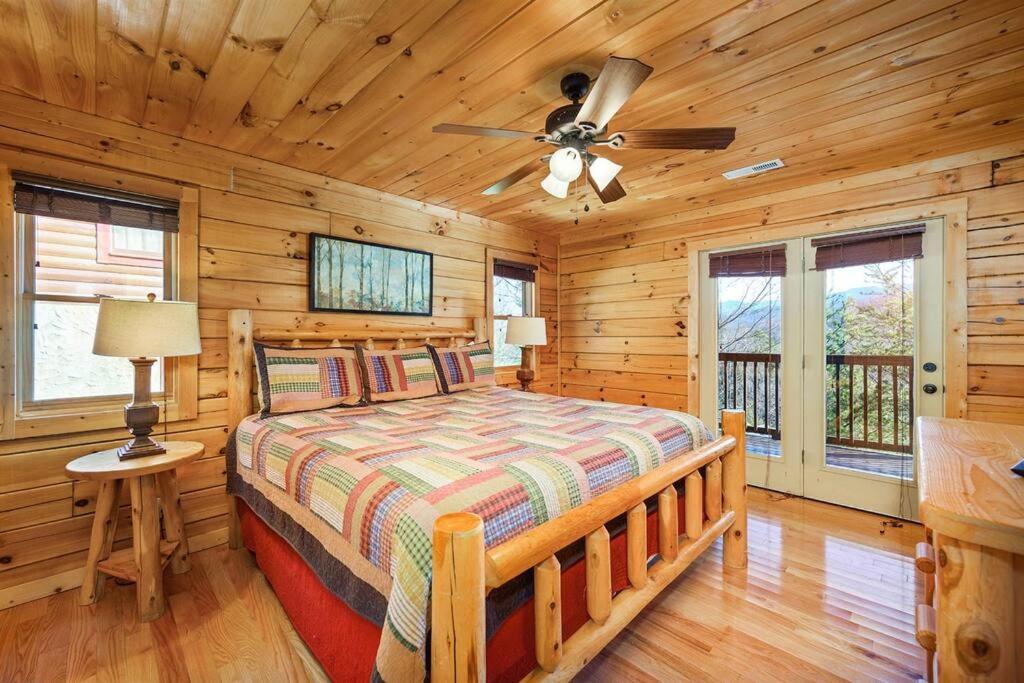 Spacious Smokies Cabin - Hot Tub With Mountain Views Gatlinburg Extérieur photo