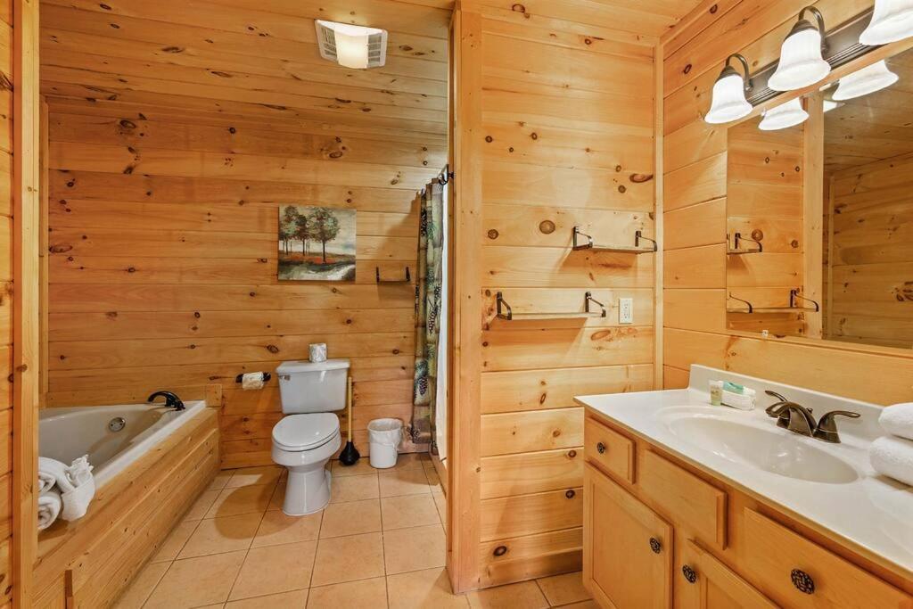 Spacious Smokies Cabin - Hot Tub With Mountain Views Gatlinburg Extérieur photo