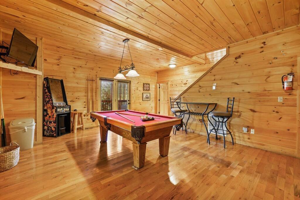 Spacious Smokies Cabin - Hot Tub With Mountain Views Gatlinburg Extérieur photo