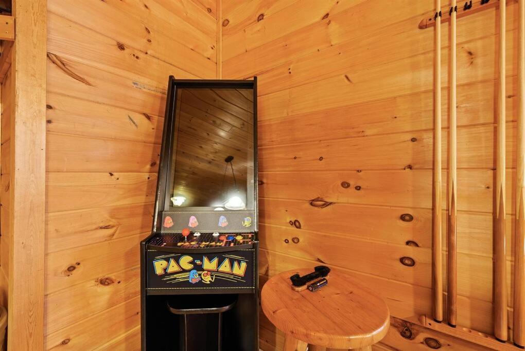 Spacious Smokies Cabin - Hot Tub With Mountain Views Gatlinburg Extérieur photo